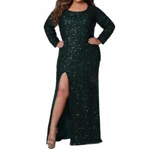NEW SYDNEY'S CLOSET madeline gown in emerald green
